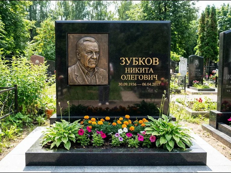 Памятник с барельефом — выполненная работа 19 в Казани