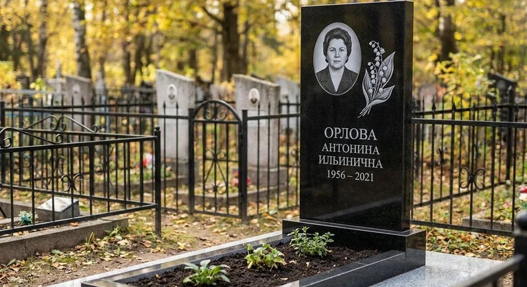 Памятник с гравировкой ландышей — выполненная работа «Орлова» в Казани