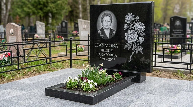 Памятник с гравировкой пионов — выполненная работа «Наумова» в Казани