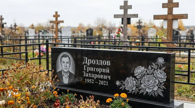 Памятник с гравировкой пионов — выполненная работа «Дроздов» в Казани