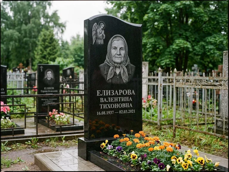 Памятник с гравировкой ангела — гравировка ангела с голубем по диагонали стелы, работа «Пантелеева» в Казани