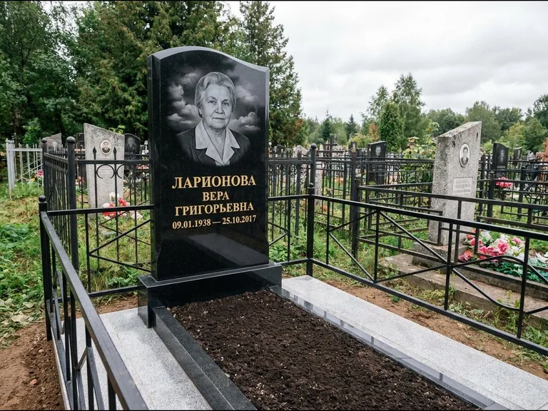Гравировка портрета на чёрном граните — выполненная работа 16 в Казани
