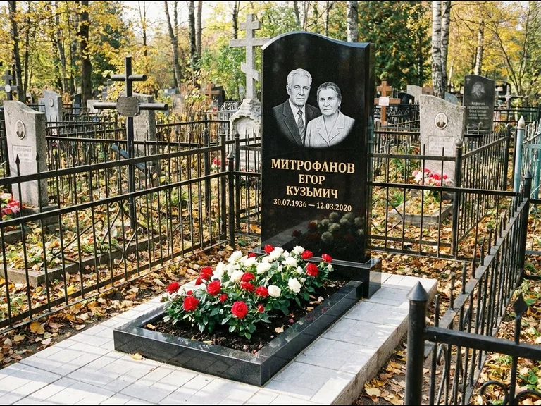 Гравировка портрета на чёрном граните — выполненная работа 17 в Казани