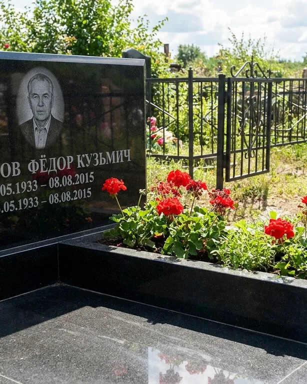 Двойной памятник под ключ с крестом в Казани