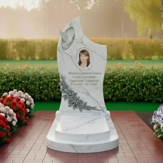 Гранитный православный памятник с крестом для мемориального комплекса в Перми, мрамор Тассос