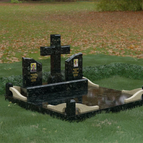 Горизонтальный православный памятник с крестом в Воронеже, гранит Балтик грин
